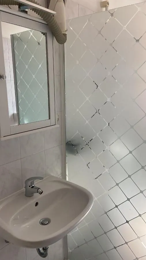 **  Hotel Sole Marina di Massa Italien